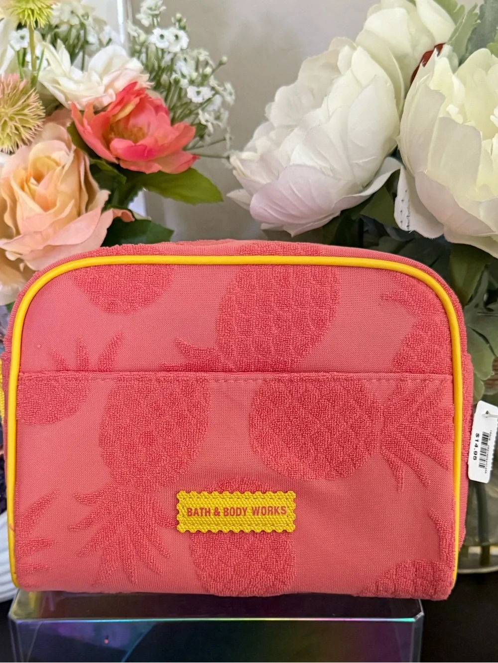 🆕🍍 BATH & BODY WORKS LIMITED EDITION PINK PINEAPPLE COSMETIC BAG. BRAND NEW. - Picture 2 of 8